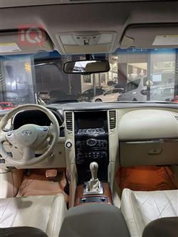 Infiniti QX70